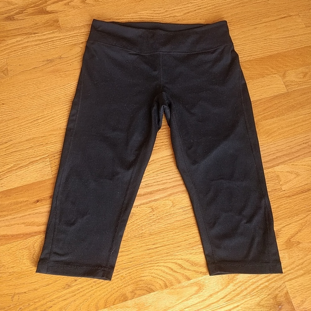 Zella Live-In Capri Leggings